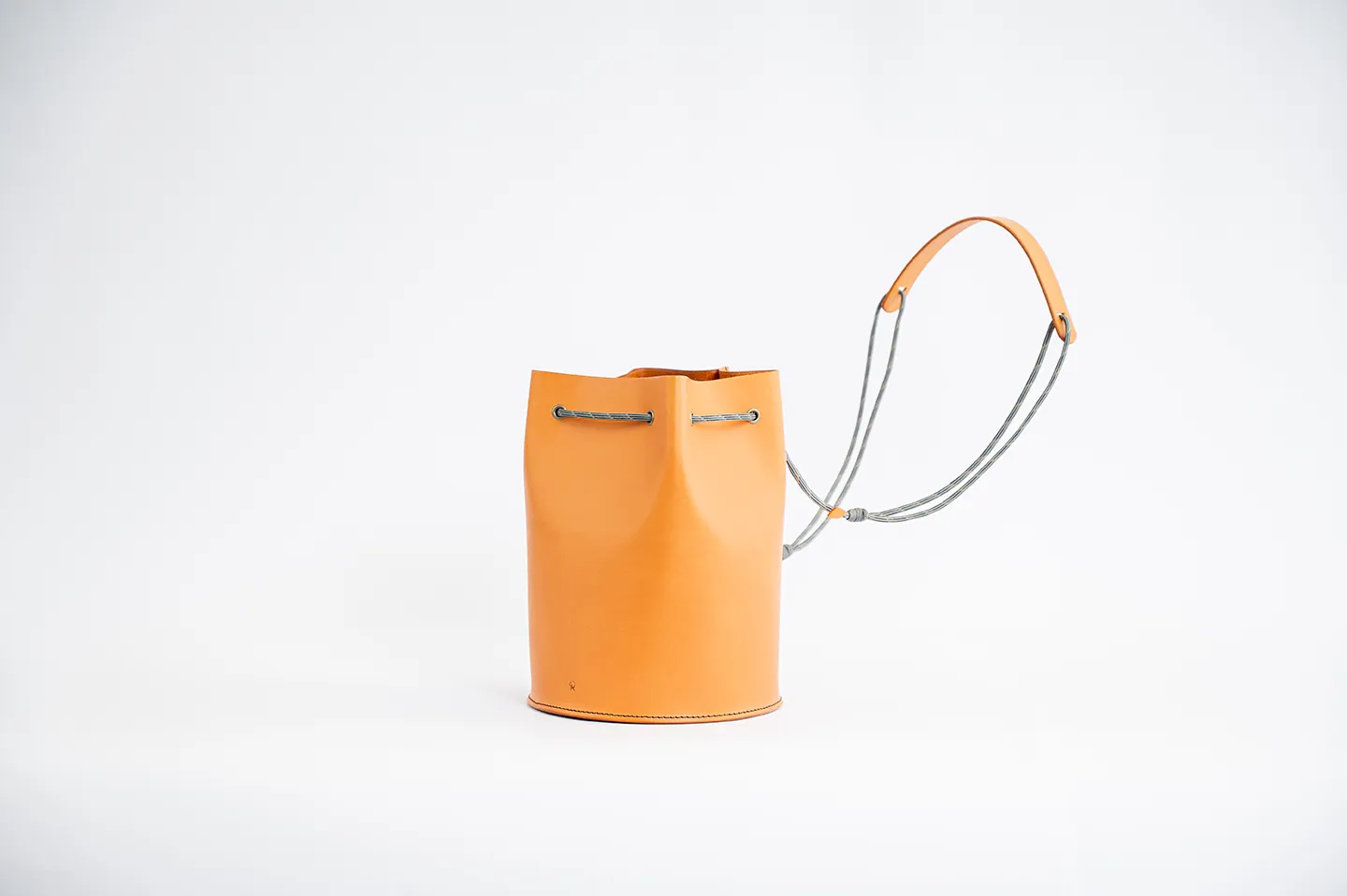 【 5 折 展示品 】真皮水桶包-淺棕色