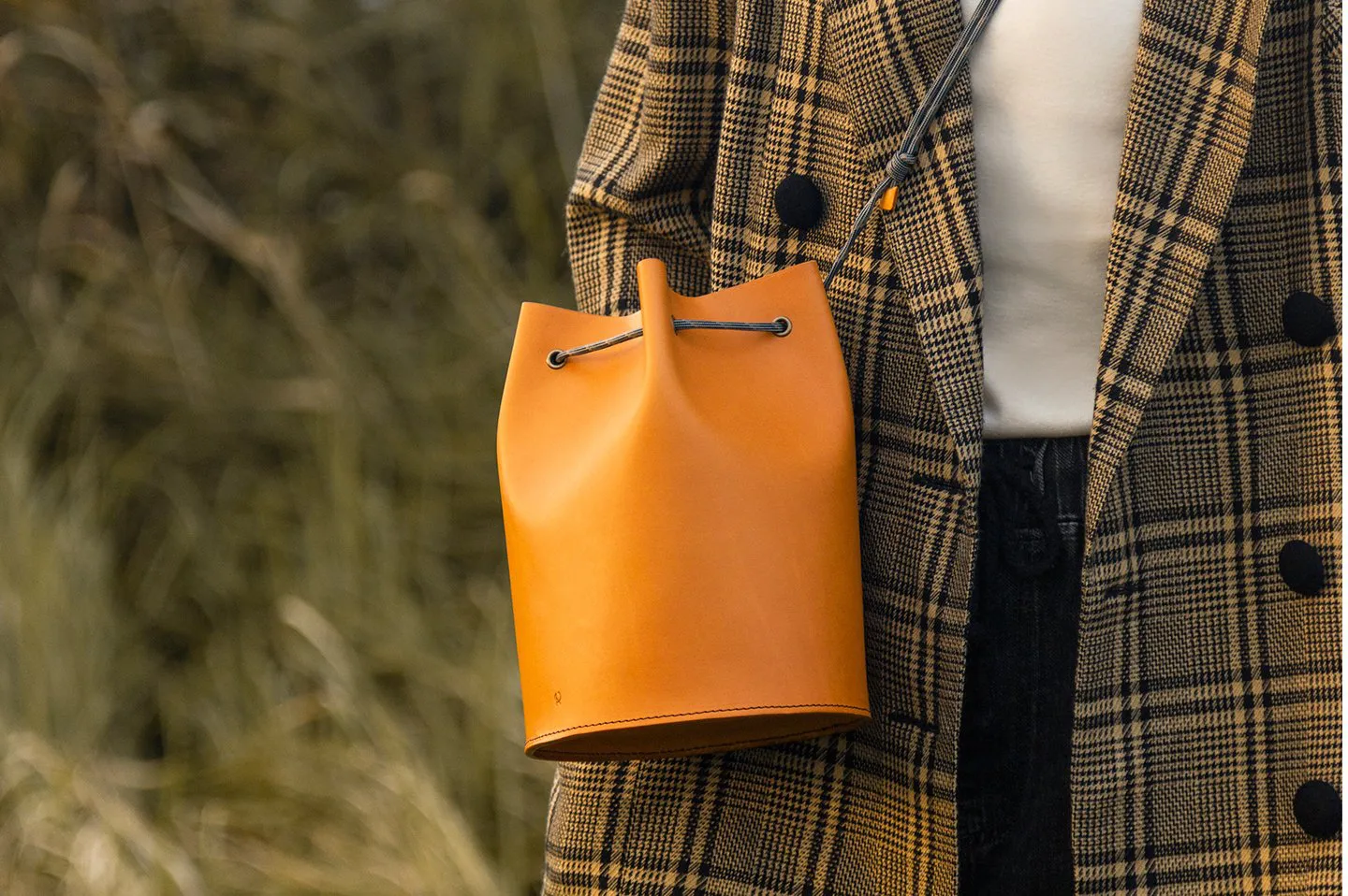 【 5 折 展示品 】真皮水桶包-淺棕色